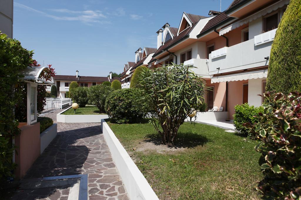 Residence Equilio Family Apartments Lido di Jesolo Exterior photo