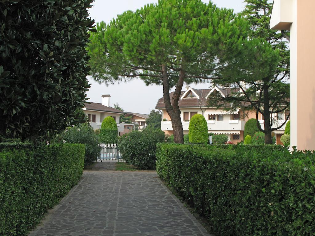 Residence Equilio Family Apartments Lido di Jesolo Exterior photo